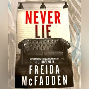 Never Lie by Freida McFadden